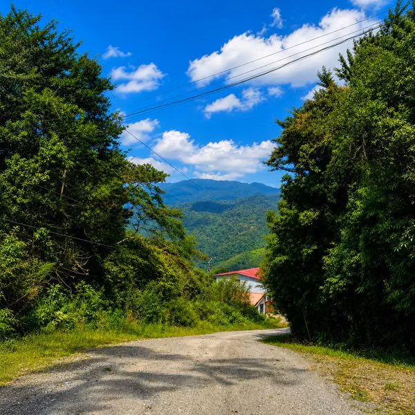 Se vende finca de 5,3 hectáreas en El Guarco, Cartago | Cabaña, rancho y vistas a la montaña