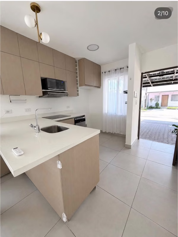 ALQUILER DE CASA DE UNA PLANTA EN SAN JOAQUIN HEREDIA