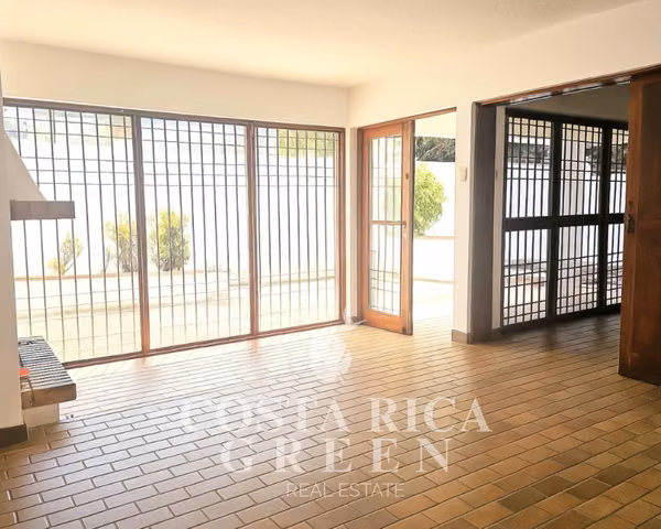 COMMERCIAL PROPERTY | 340 m² | COMMERCIAL ZONING | 5 PARKING