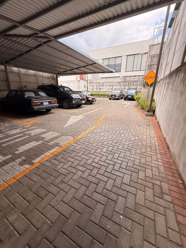 Se Alquila Local Comercial en Santa Ana Centro
