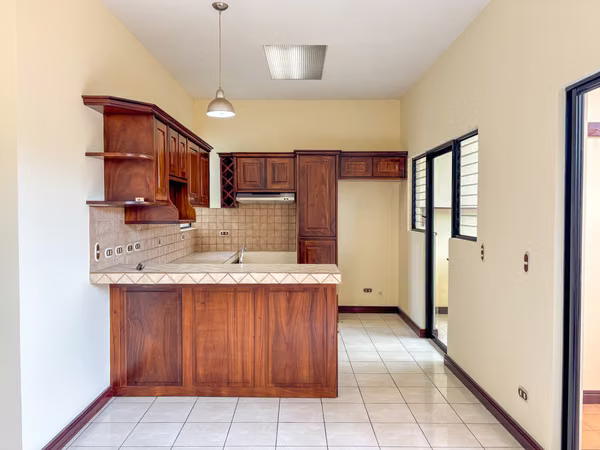 LARGE APARTMENT RENTAL IN SAN PEDRO - 3 ROOMS