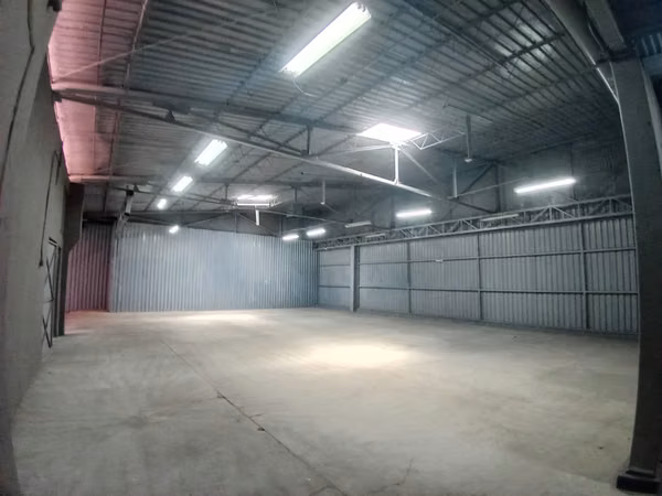 BODEGA EN SAN FRANCISCO DE DOS RIOS EN ALQUILER