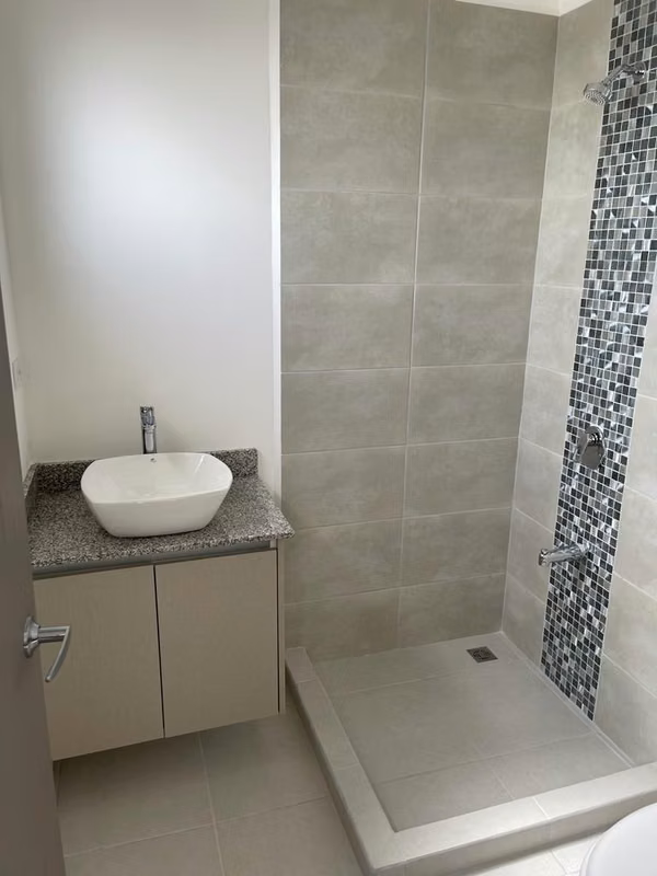 Venta de hermosa casa en condominio Latitud 222, Mercedes heredia
