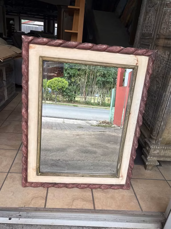Espejo Rústico Mexicano En Madera De Cedro y Vidrio Biselado, Como Nuevo  Mide 1, 05 mt X 85 cm