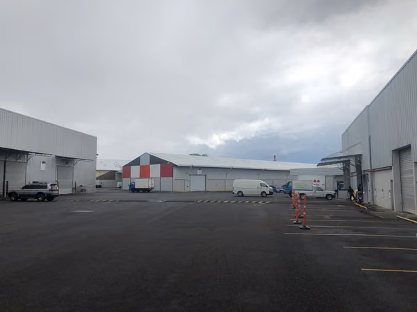 ALQUILA BODEGA EN TIBAS 1.100 m2 y 1.244 m2 USO INDUSTRIAL LIVIANO Y COMERCIAL-DISPONIBLE A PARTIR DE OCTUBRE-