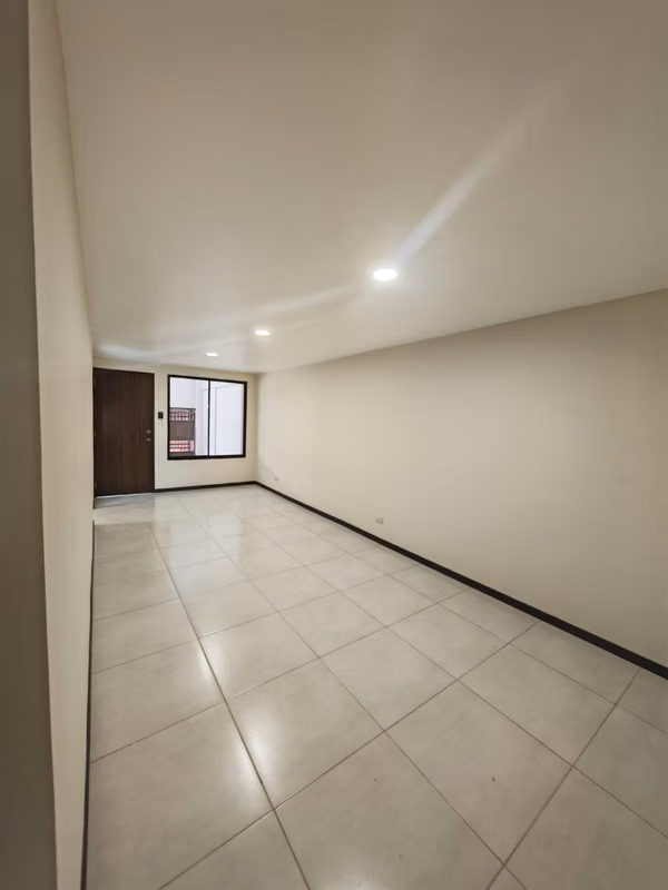 VENDO CASA REMODELADA EN JOSE MARIA ZELEDON , CURRIDABAT