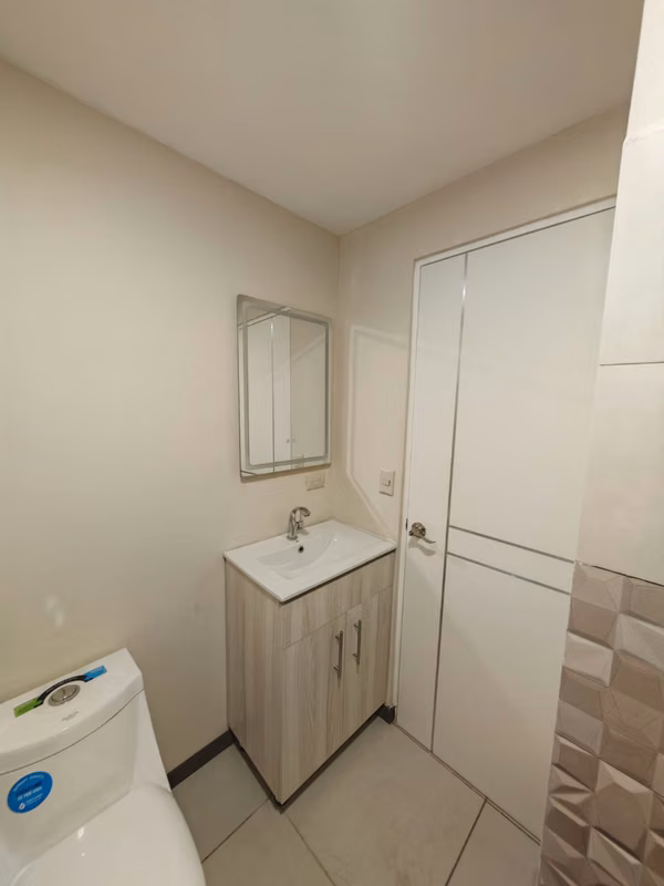 VENDO CASA REMODELADA EN JOSE MARIA ZELEDON , CURRIDABAT