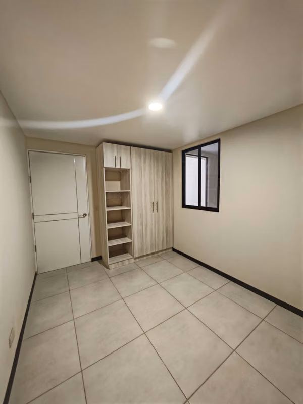 VENDO CASA REMODELADA EN JOSE MARIA ZELEDON , CURRIDABAT
