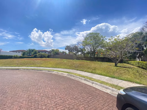 Oportunidad Única Ultimo lote a la venta en Hacienda del Sol