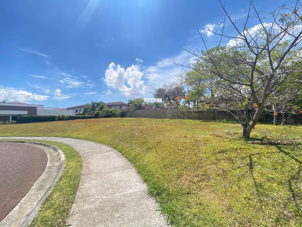 Oportunidad Única Ultimo lote a la venta en Hacienda del Sol