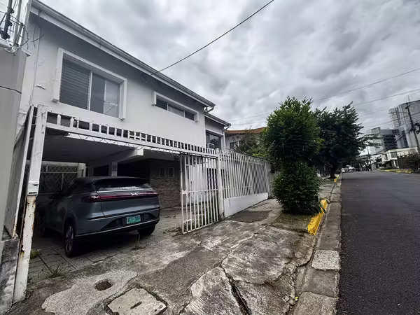 Casa independiente Nunciatura 400m2 para demolición ubicación premiun