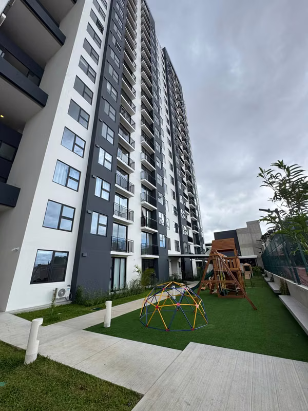 Apartamento SkyHouse | 1 Habitación | 1 BAÑO / 1 PARQUEO| $900