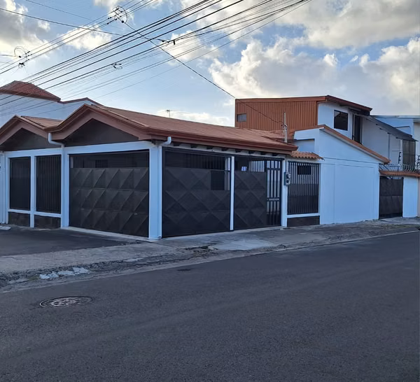 House with Apartment for Sale in El Porvenir, Desamparados ID 27234