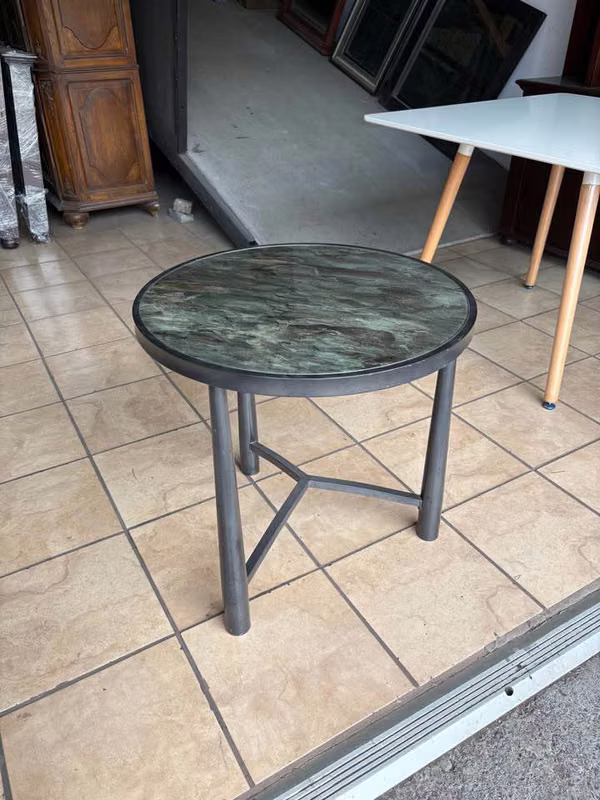 Table Room or Terrace, Assistant, Lateral of ALTEA in Metal and Glass. Like New Month 62 cm Diameter X 61 cm High