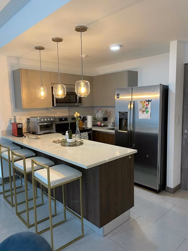 Alquiler de apartamento con línea blanca en Escazú