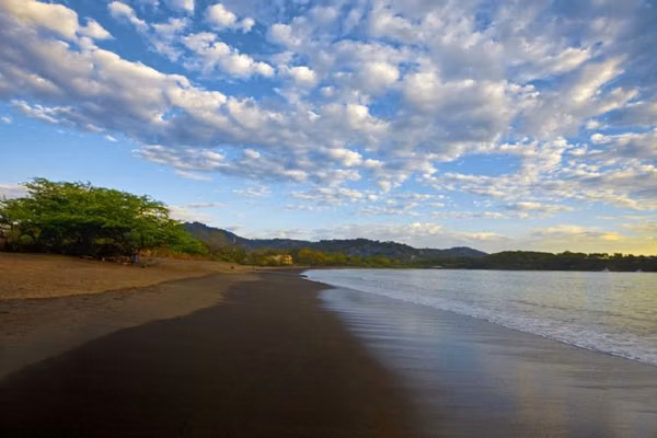 Vende 123 hectáreas frente al mar, Playa Bejuco, Guanacaste (MV)