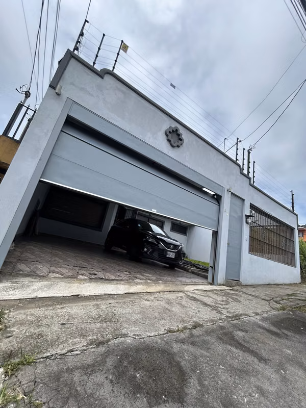 Venta de Casa. Moderna en Escazú, San Rafael. Calle Nuevo Horizonte