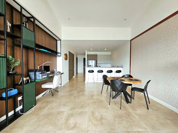 Apartamento Amueblado de Lujo - 2 Hab. - Terraza Privada - Guachipelín Norte