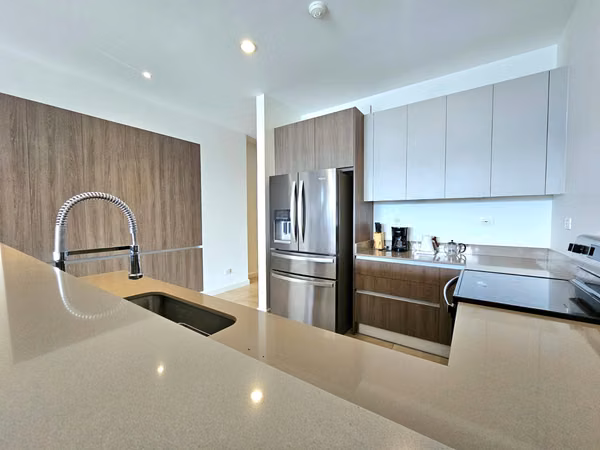Apartamento Amueblado de Lujo - 2 Hab. - Terraza Privada - Guachipelín Norte