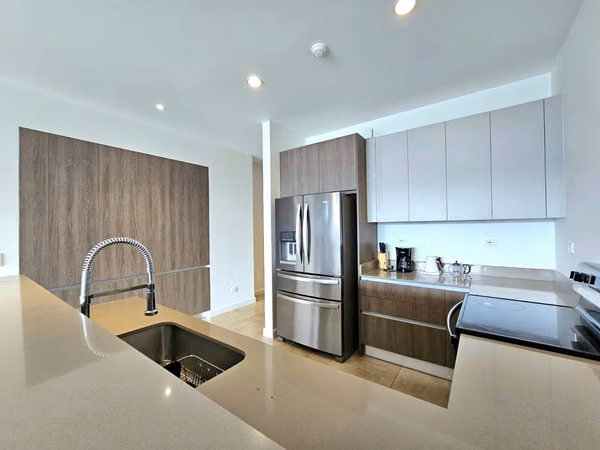 Apartamento Amueblado de Lujo - 2 Hab. - Terraza Privada - Guachipelín Norte