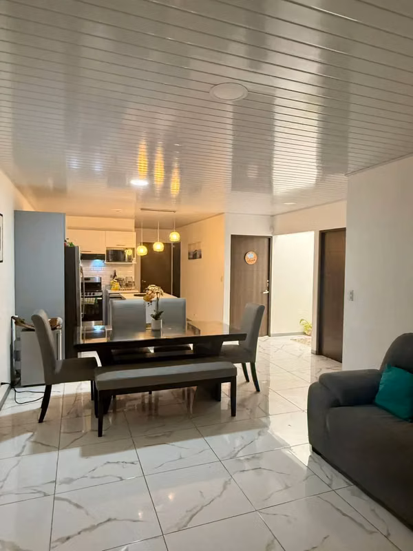 Moderna y elegante casa en Zaragoza de Palmares con una excelente ubicación.
