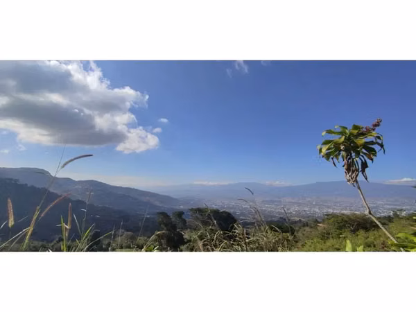 ¡Hermoso Terreno en San Antonio de Escazú, con Vistas Increíbles!