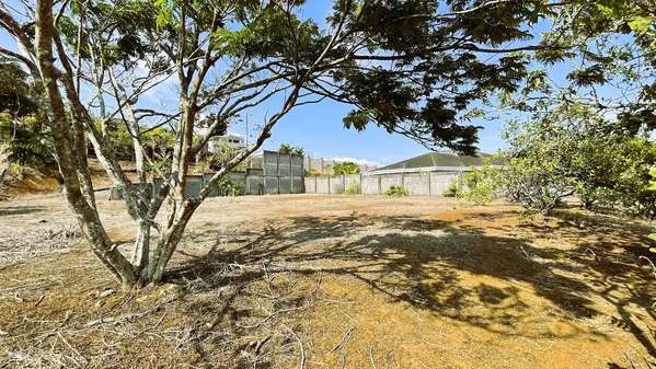 SPACIOUS PROPERTY FOR SALE IN SAN PEDRO, SAN RAMÓN