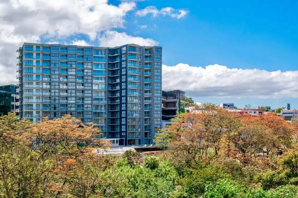 Exclusive 1-Bedroom Apartment in Rohrmoser with Luxury Amenities