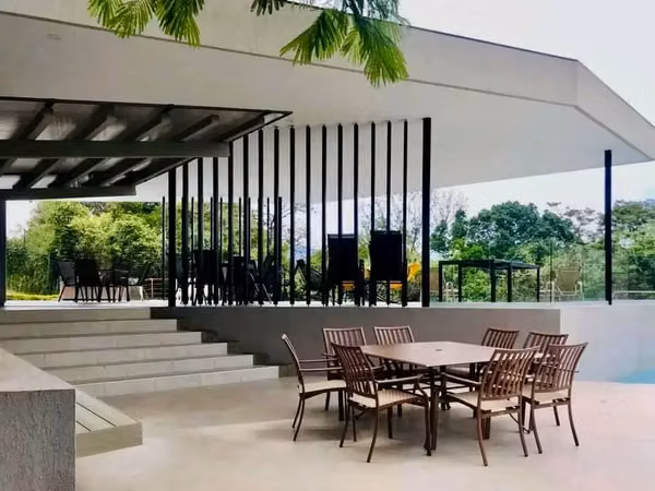Condominio Moderno en Venta en Lindora 43, Santa Ana