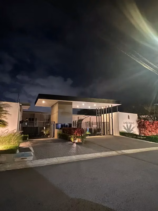 Condominio Moderno en Venta en Lindora 43, Santa Ana