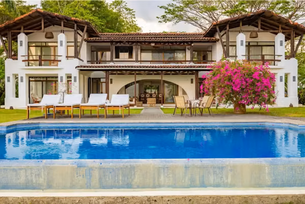 Stunning Luxury Ocean View Estate in Tambor