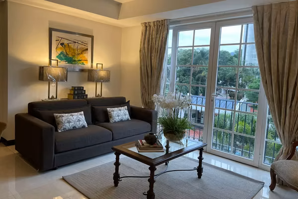 Luxurious 2-Bedroom Apartment with City Views and Premium Amenities in Escazú