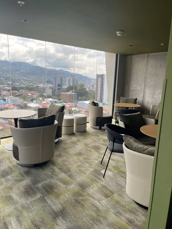 Modern Apartment with Panoramic City Views and Rooftop Pool Access