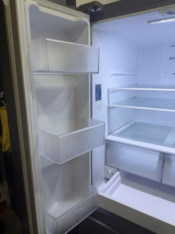 Cama Queen, Colchón Ortopédico Queen, mesas de noche blancas a juego