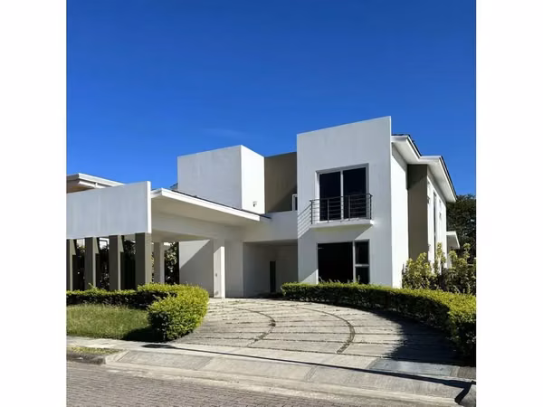 Residencia en Venta o Alquiler en Lindora, Santa Ana