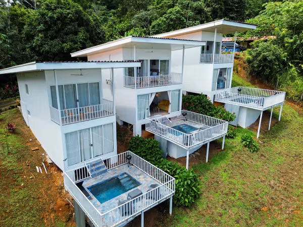 Villas Modernas con Vista al Mar en Playa Pita, Tres Villas Privadas con Configuraciones de Una y Dos Habitaciones