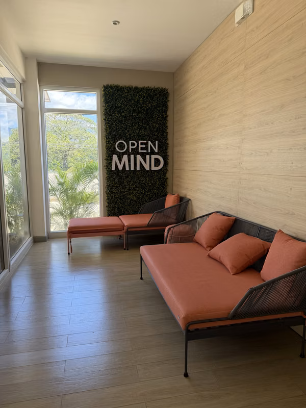 Apartamento San Rafael de Alajuela, nuevo, aire acondicionado, 2 parqueos
