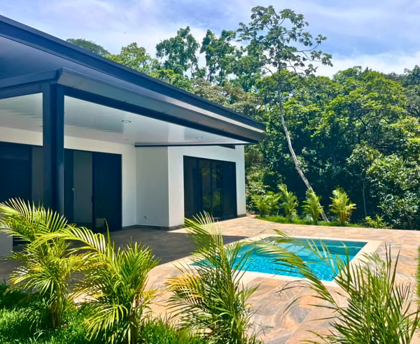 Casa Nueva con Piscina Privada en Vistas Guácimo, Atenas