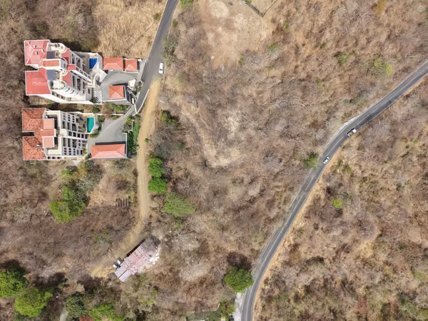 Lote con Vista al Mar Ideal para un Desarrollo de 6 Unidades en Playa Hermosa