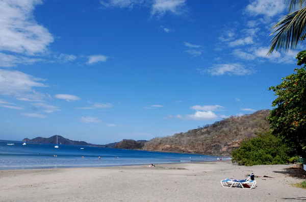 Lote con Vista al Mar Ideal para un Desarrollo de 6 Unidades en Playa Hermosa