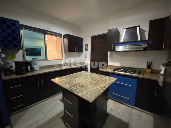 Venta de casa de 3 hab. en condominio. San Rafael, Montes de Oca