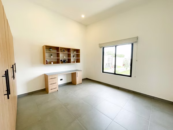 Venta de casa en condominio en Santa Ana Centro