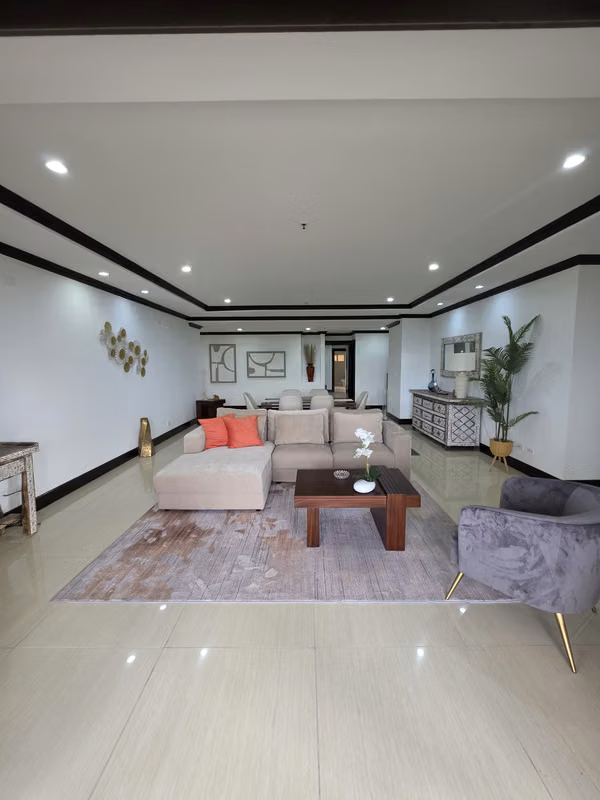 SE VENDE PENTHOUSE EN LA SABANA