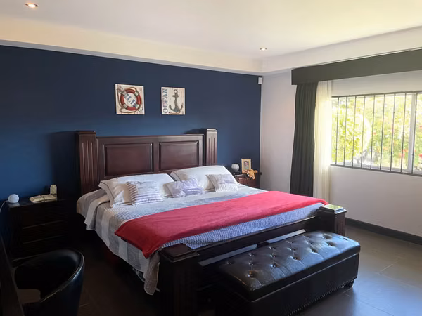 VENTA / Espectacular Residencia Multifuncional con Vistas Panorámicas en San Antonio, Escazú