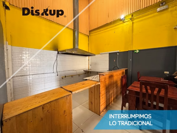 Alquiler de local comercial para restaurante en Tibás. ¡Listo para operar!