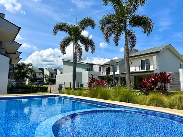 VENTA DE CASA EN CONDOMINIO RIO PALMA