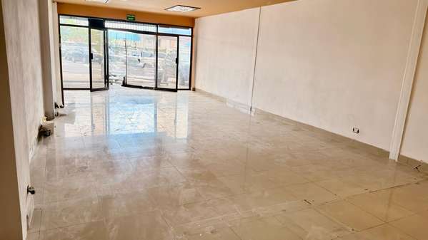 Local comercial en alquiler en Tibas - centro 2 niveles- Sobre calle principal