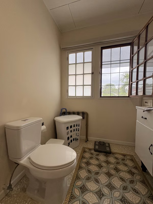 ALQUILER DE CASA MUY AMPLIA EN YOSES SUR $2000