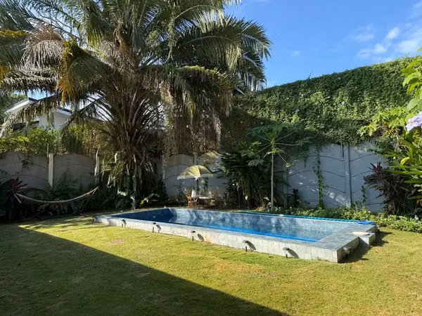 Prime Investment on Jacó Beach: Versatile 4-Bedroom Property in Jacó - Ideal as a Surf Lodge, Wellness Retreat, or Family Home