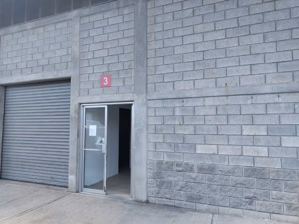 Bodega en Alquiler en Uruca 453 m² con Mezanine